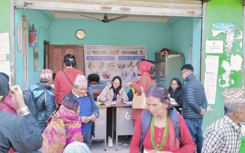 कमलामाई ५ ले शनिवार सामाजिक सुरक्षा भत्ता वडाबाटै वितरण गर्दै