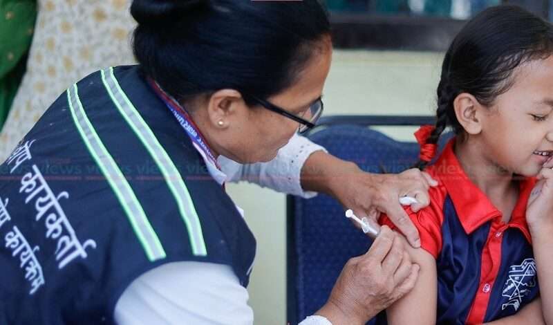 सिन्धुलीका १५ हजार बालबालिकालाई धमाधम आईपिभी खोप लगाँइदै