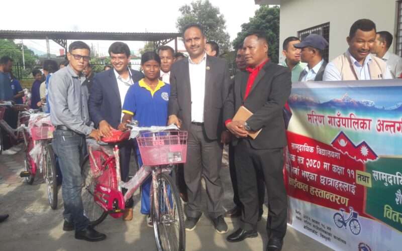 मरिणका १७९ छात्रालाई साइकल