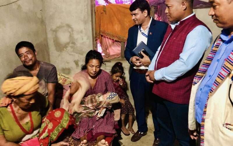 सुत्केरी महिलालाई मरिण गाउँपालिकाको आर्थिक सहयोग