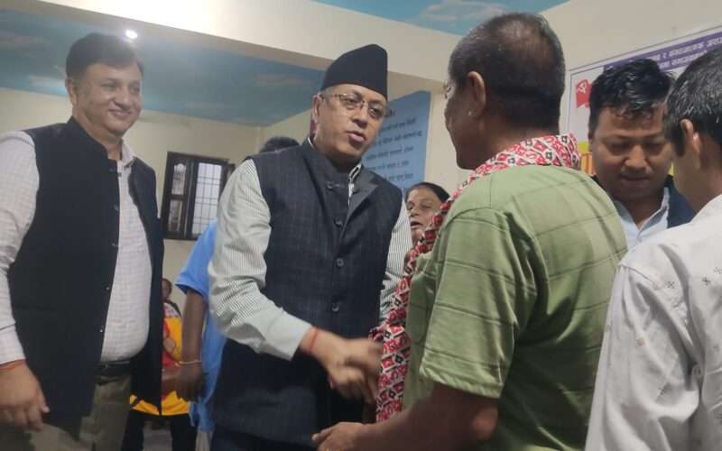 माओवादी केन्द्र सिन्धुलीका नेता एमालेमा प्रवेश