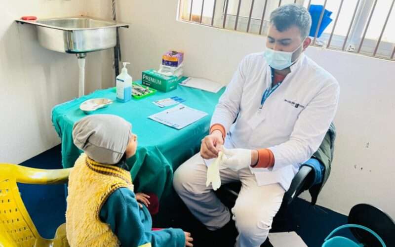 तिनपाटन गाउँपालिकामा निशुल्क दन्त शिविर सम्पन्न
